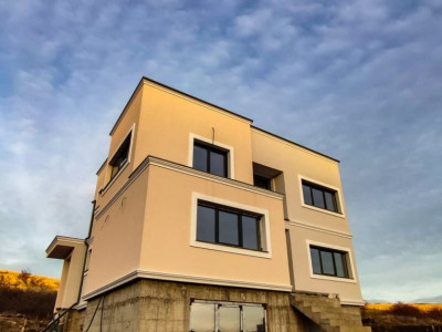 Casa cu arhitectura moderna in Chinteni!