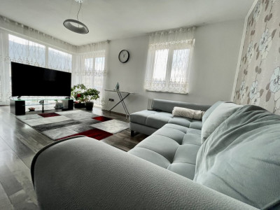 Apartament modern 2 camere + parcare Floresti !