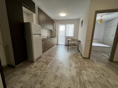 Apartament de inchiriat cu 2 camere zona Vivo!