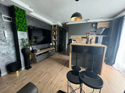 Apartament tip penthouse cu 2 camere de vanzare in Floresti!