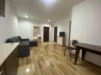 Apartament 2 camere semidecomandate spre inchiriere in Floresti