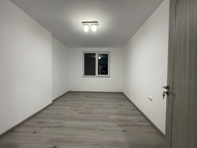 Apartamet cu 3 camere semidecomandat de vanzare in zona BMW - VIVO