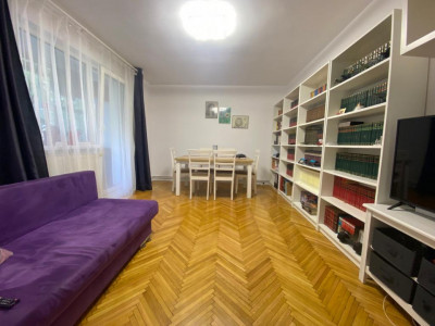 Apartament cu  3 camere de vanzare in Grigprescu