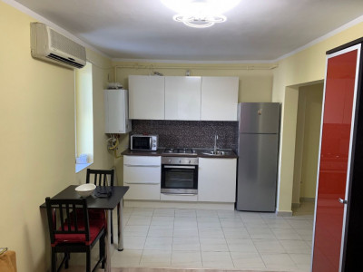 Apartament de inchiriat cu 3 camere, zona intre lacuri