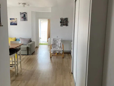 Apartament de vanzare, 3 camere si parcare, Floresti