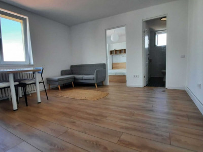 Apartament de vanzare, 2 camere, zona Albac