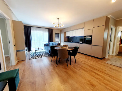 Apartament de vanzare, 3 camere si terasa, Floresti