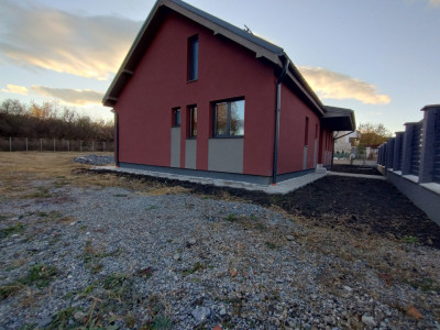 Casa individuala cu teren liber de 850 mp de vanzare | 4 camere | Faget
