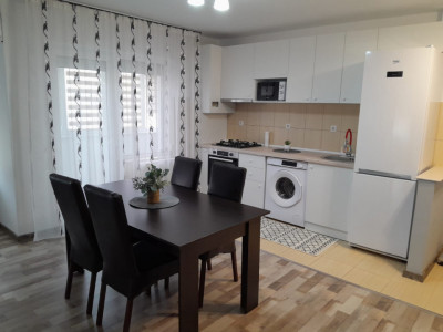 Apartament de vanzare cu 3 camere in Floresti