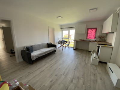 Apartament cu 3 camere de închiriat în Floresti !