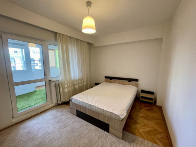 Apartament | de închiriat | cu 3 camere decomandate | Piața Cipariu | Parcare 