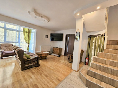 Apartament | de închiriat | pe 3 nivele |  cu  7 dormitoare | Gheorgheni