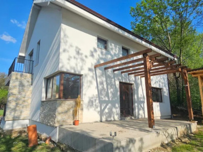 Casa individuala | de vânzare cu 5 camere | Suprafață U 135 mp  | Teren 300 mp