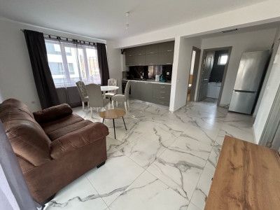 Apartament cu curte de vanzare l 3 camere l Floresti