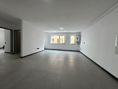 Apartament de vanzare l 3 camere l Floresti