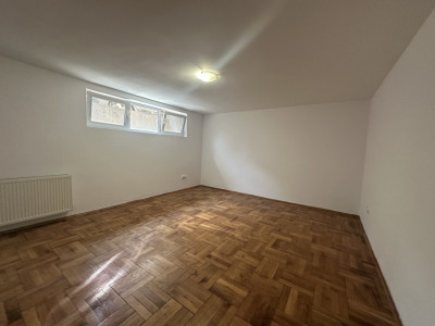 Boxa de vanzare | 1 camere | Buna Ziua | decomandat 