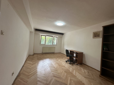 Apartament de vanzare | 2 camere | Dorobanti | decomandat | parcare cu cf